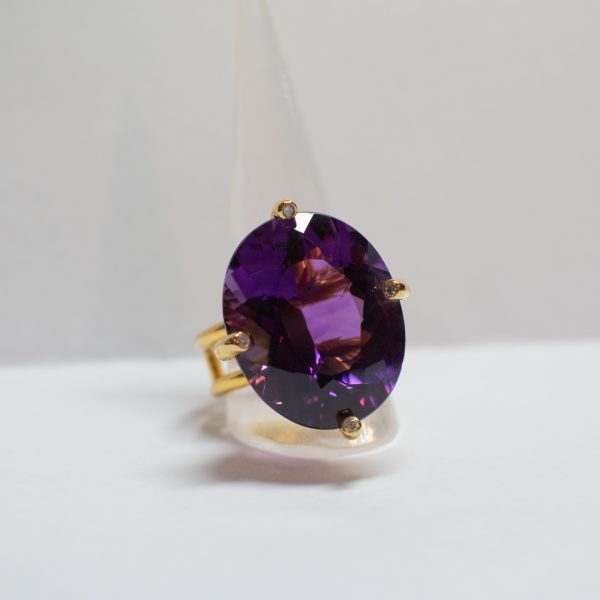 Gold Ring with Amethyst and Brilliants - Image 3